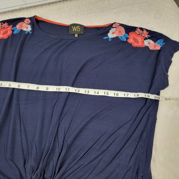 W5 Tie Front Top with Embroidered Flowers - Picture 4 of 11